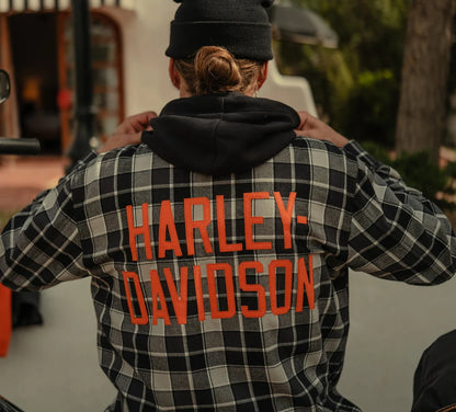 CAMICIA A MANICHE LUNGHE CON CAPPUCCIO