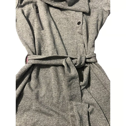 Maglione con collo alto e cintura grigio